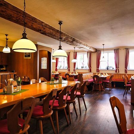 Hotel-Gasthof Postbraeu Дингольфинг Экстерьер фото