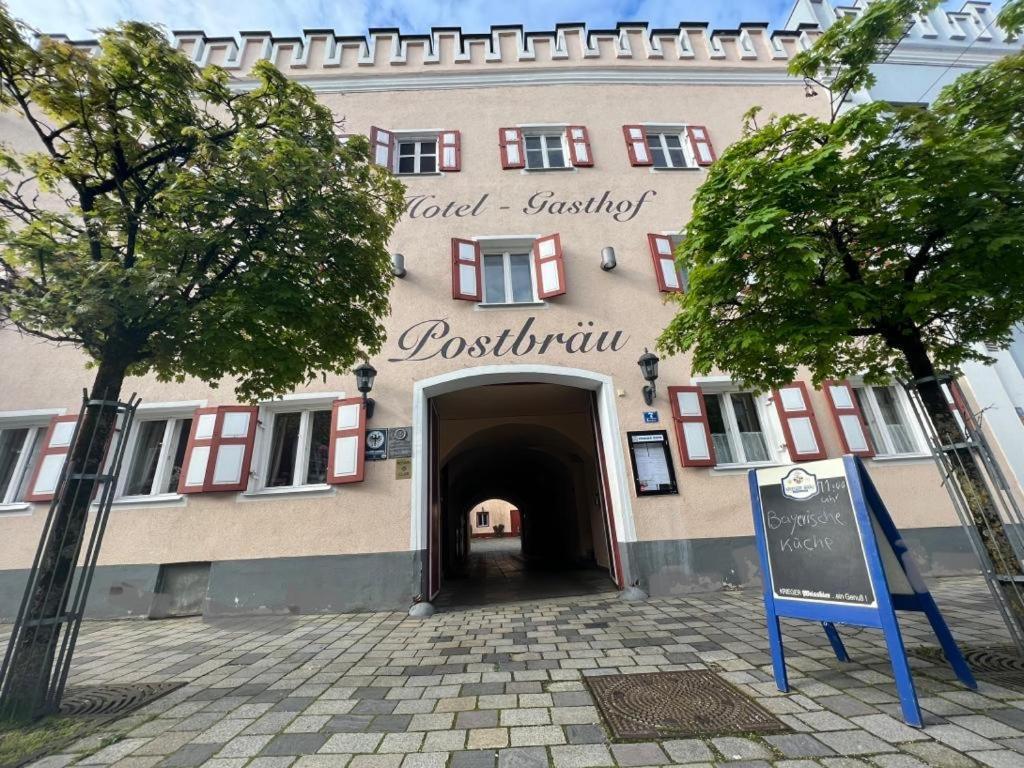 Hotel-Gasthof Postbraeu Дингольфинг Экстерьер фото
