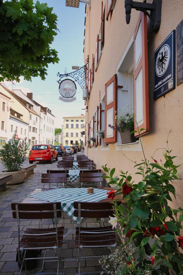 Hotel-Gasthof Postbraeu Дингольфинг Экстерьер фото